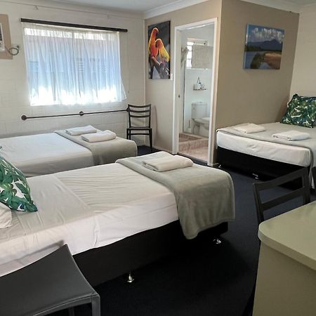 Spanish Lace Motor Inn Таунсвил Екстериор снимка