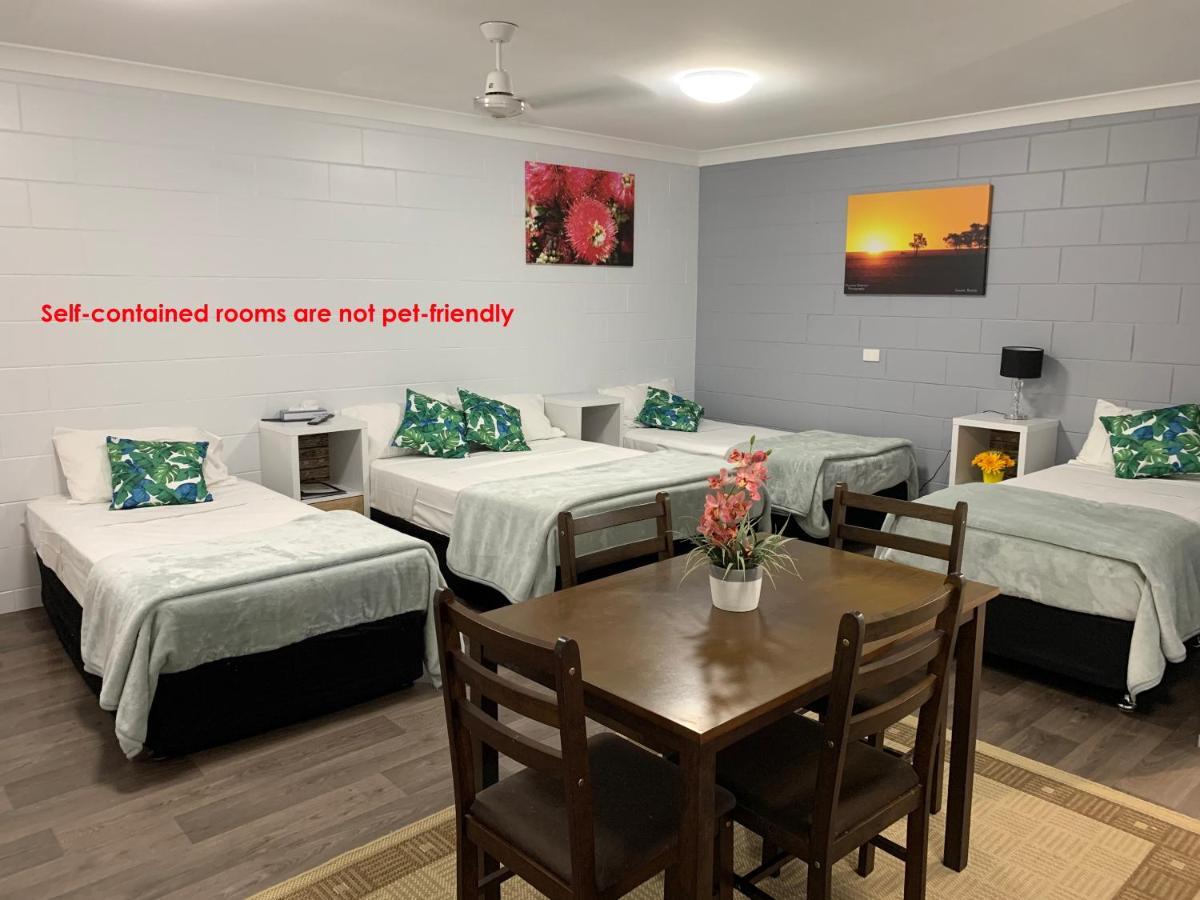 Spanish Lace Motor Inn Таунсвил Екстериор снимка