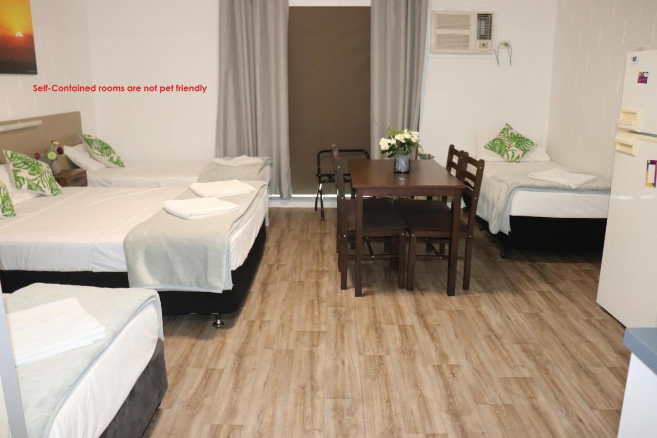Spanish Lace Motor Inn Таунсвил Екстериор снимка