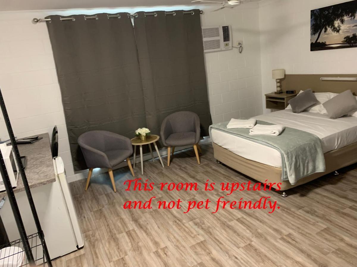 Spanish Lace Motor Inn Таунсвил Екстериор снимка