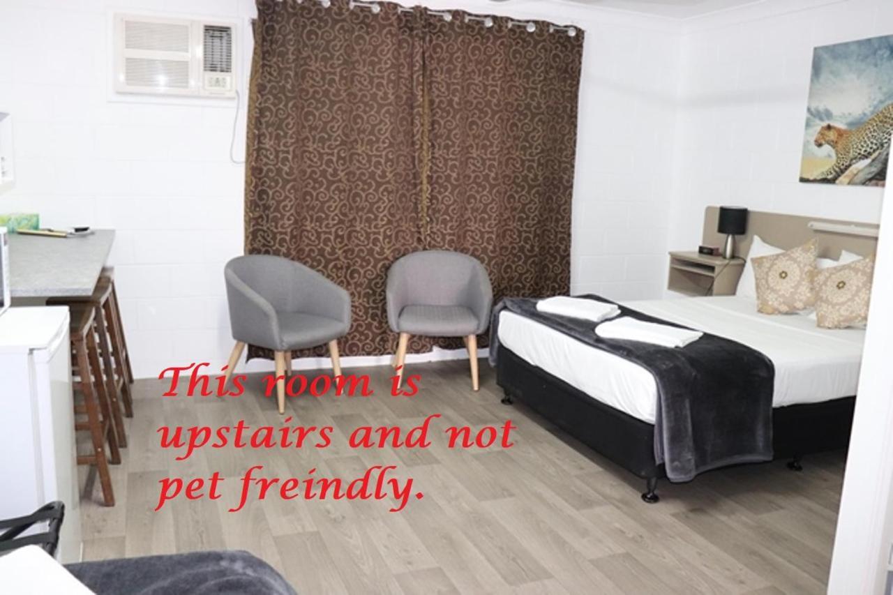 Spanish Lace Motor Inn Таунсвил Екстериор снимка