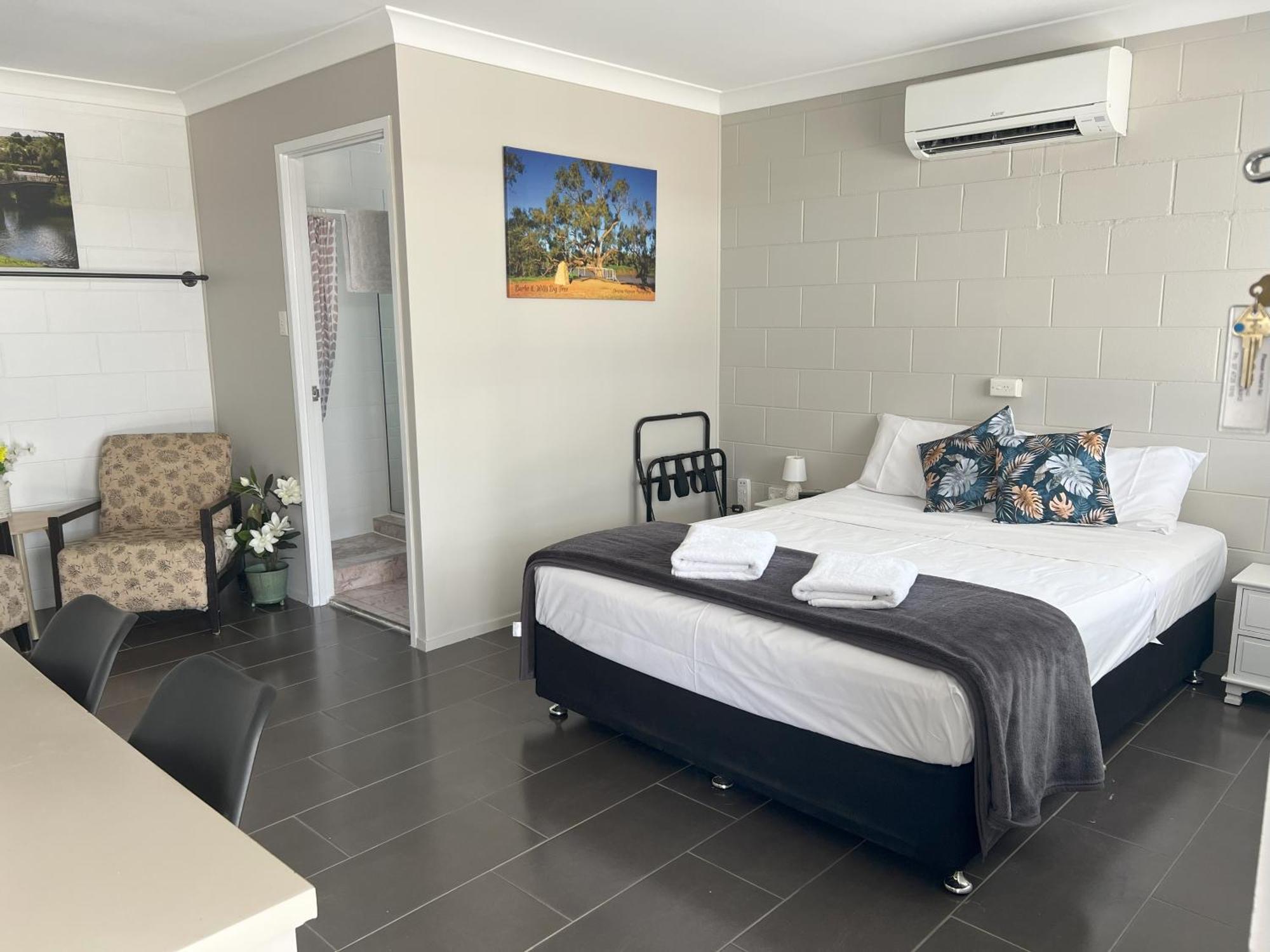 Spanish Lace Motor Inn Таунсвил Екстериор снимка