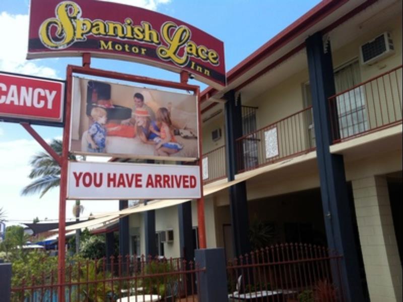 Spanish Lace Motor Inn Таунсвил Екстериор снимка